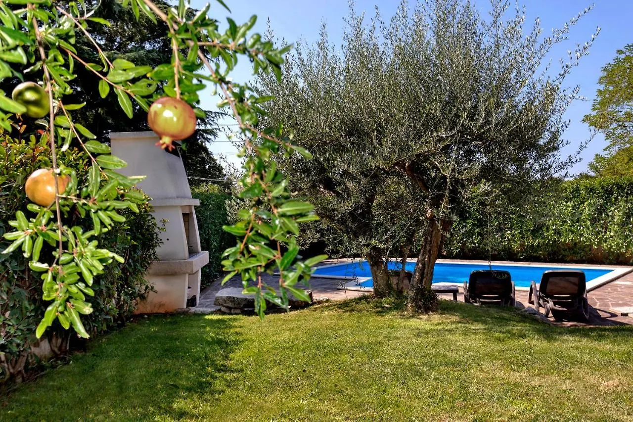 Villa Nina With Private Pool Near Пореч 0*,